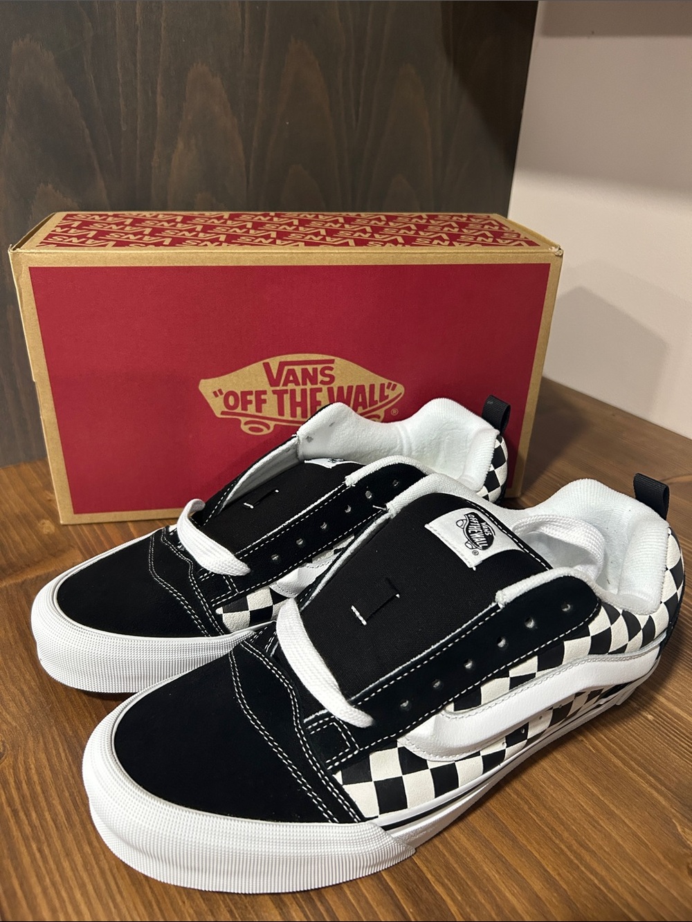 Vans Men’s Black & White Knu Skool Checkerboard Shoe new in box size 10
